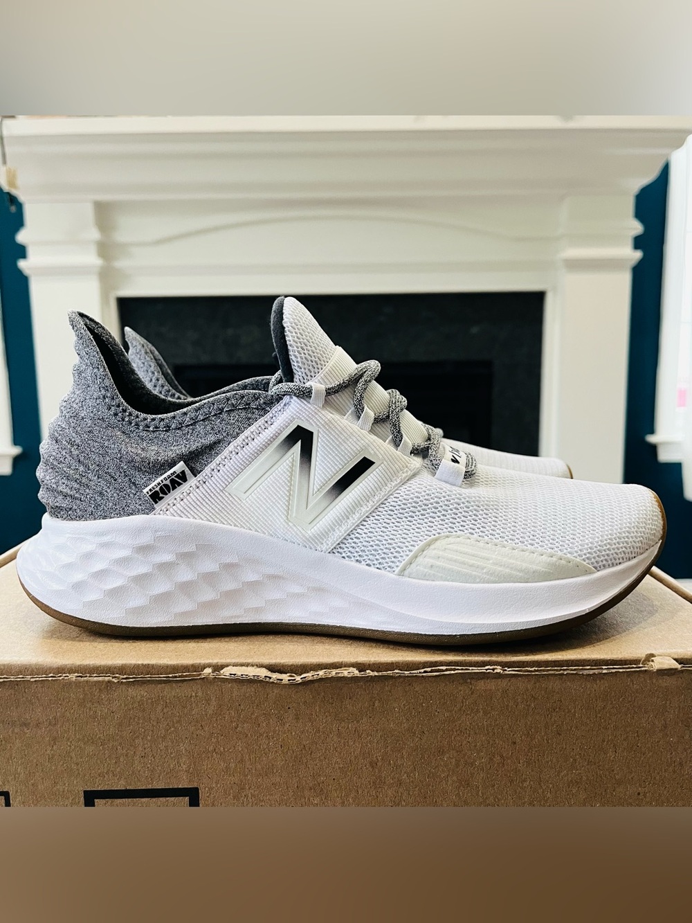 Sz 8 New Balance Fresh Foam Roav v1 Running Womens White/Black/Grey WROAVTW